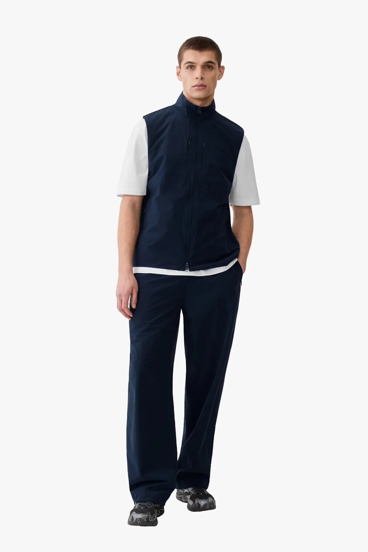 Folven Lightweight Vest - Image 4